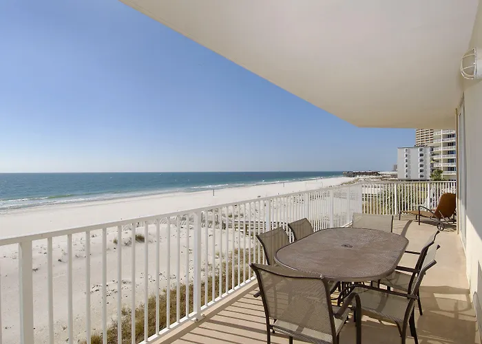 Lighthouse Apartment *